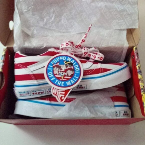 Vans Where's Waldo Red White Stripe Sneakers Size 12K  New Vans Off The Wall Bag - Picture 3 of 7